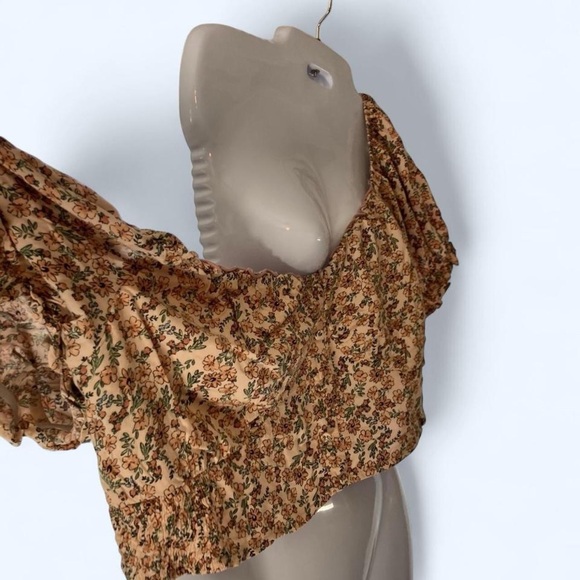 Eloquii Tan Cropped  Floral Blouse - Picture 1 of 4